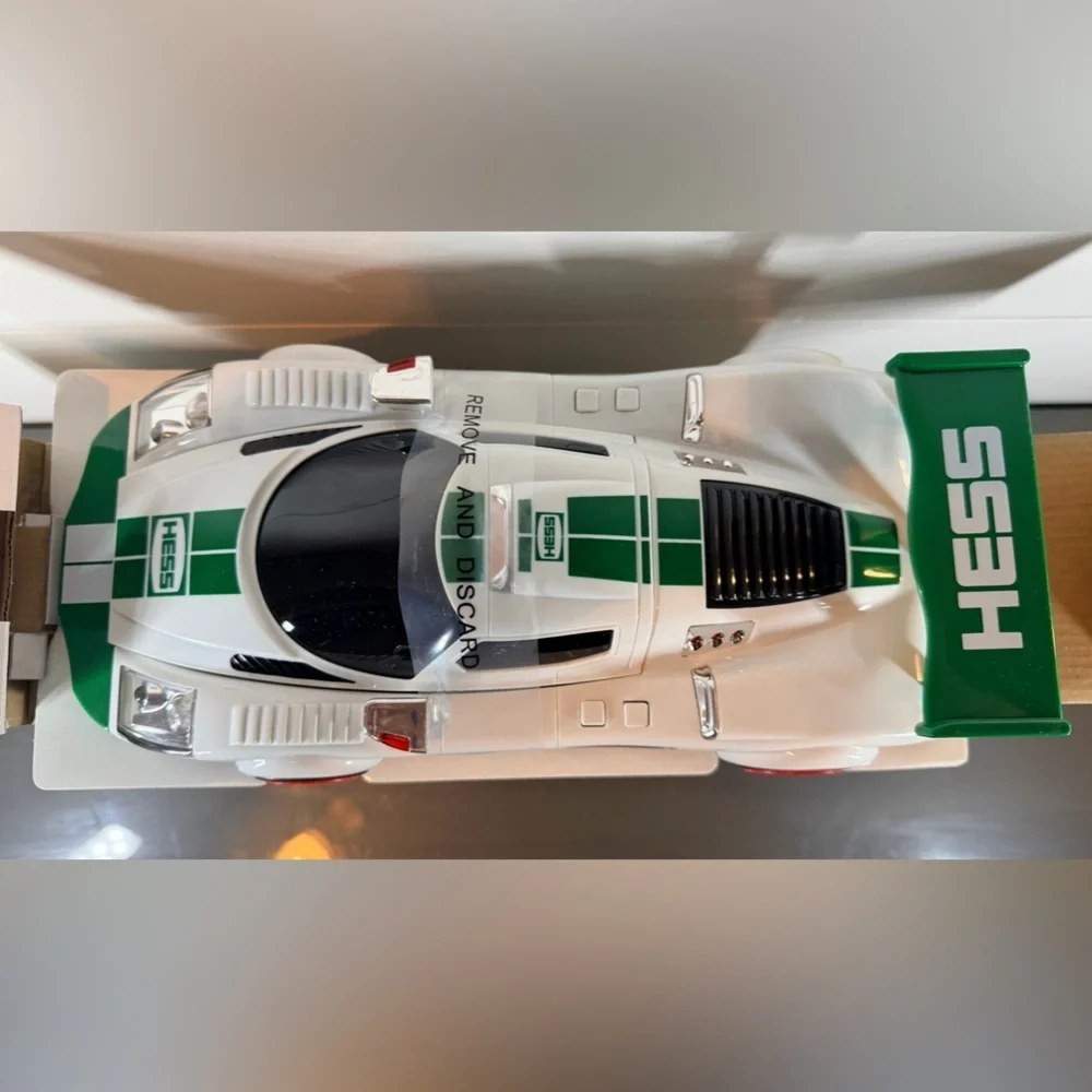 NIB HESS 2009 Holiday Release Green & White Race Car and Racer Toy